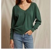 the sinead v-neck sweatshirt in evergreen