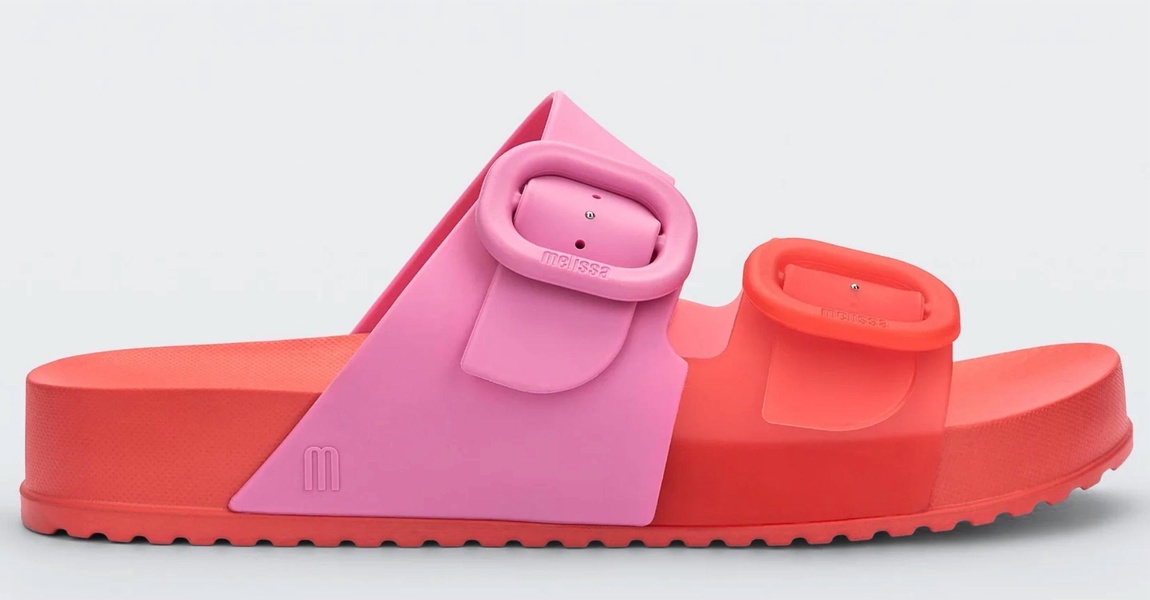 cozy slide ad in red/pink