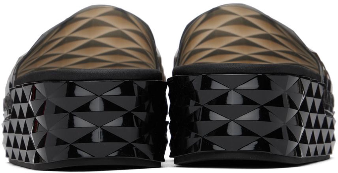 Diamond platform rubber sliders