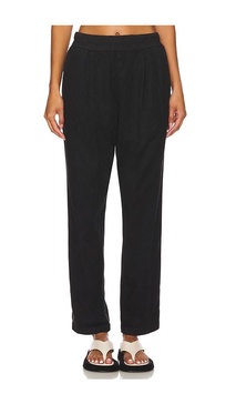 Pleat Relaxed Fit Pant