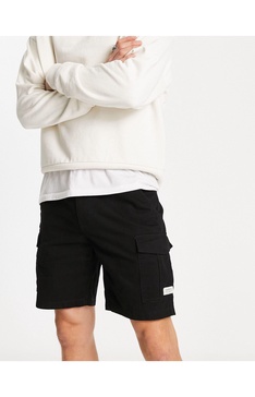 New Look slim fit cargo shorts in black