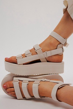 Teva Flatform Mevia Sandals