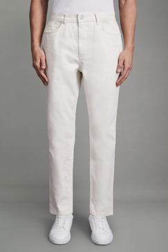 Relaxed Tapered Jeans in Ecru