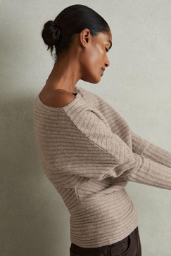 Wool-Cashmere Off-The-Shoulder Draped Jumper in Neutral