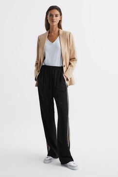 Petite Wide Leg Pull On Trousers in Black