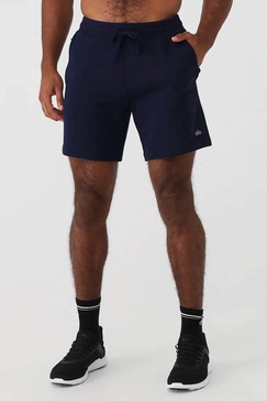 chill short in navy