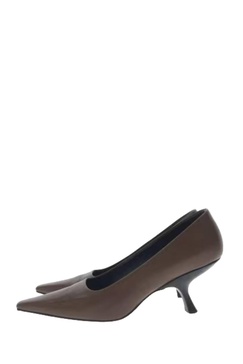 square toe pump in cocoa