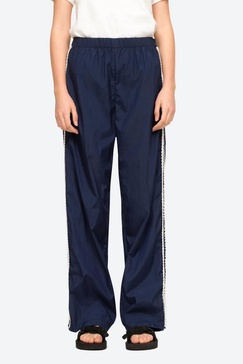 the avery pants in navy