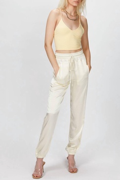 avery satin jogger in creme