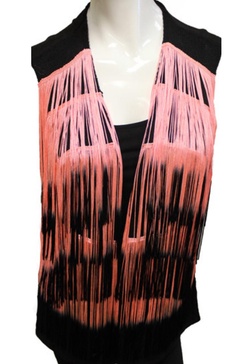 layered fringe vest in black/peach