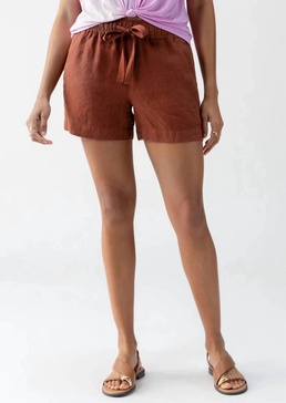 always linen shorts in rich clay