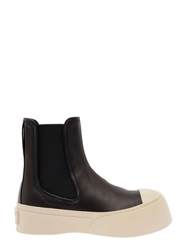 Black Chelsea Boots With Logo Patch In Leather Woman