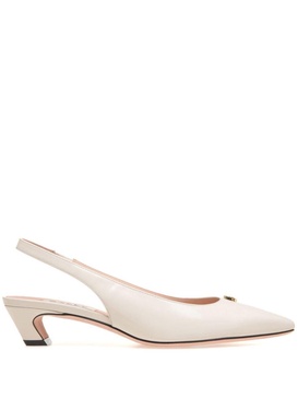 Emblem-plaque slingback leather pumps