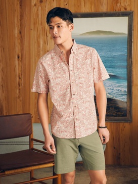 Short-Sleeve Stretch Playa Shirt - Coral Tile Print