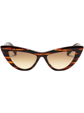 Jolie cat-eye frame sunglasses