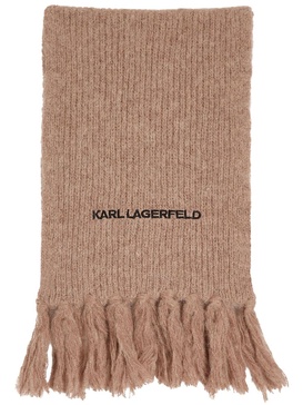 Essential knitted scarf