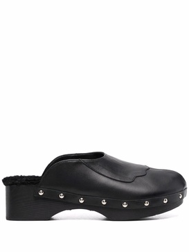 closed leather clogs