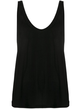 scoop neck tank top