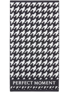 houndstooth-print beach towel