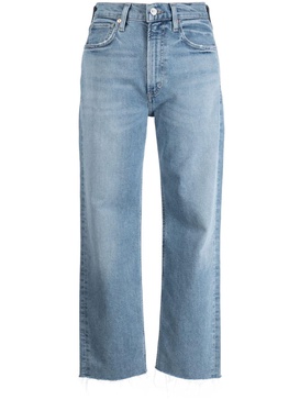 high-waisted cropped jeans