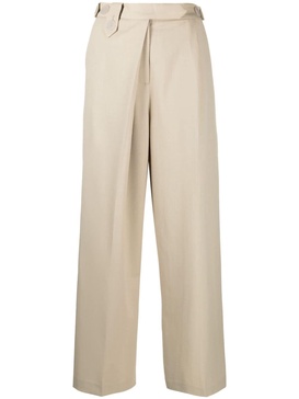 The Bermuda pleated trousers