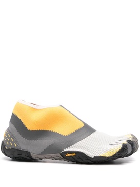 Vibram FiveFingers sneakers 