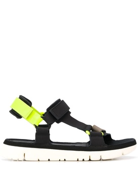 Oruga flat sandals