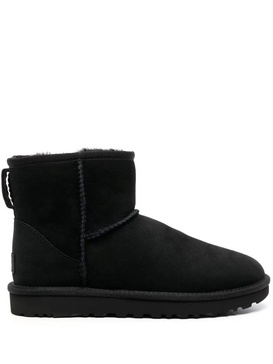 'Mini Classic II' Black Pull-On Boots in Suede Woman