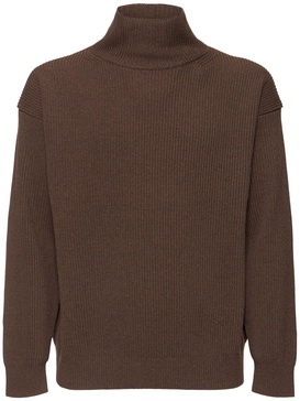 Super fine wool rib knit sweater