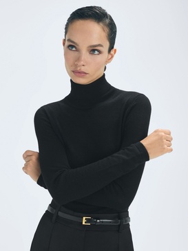 Cashmere Roll Neck Top in Black