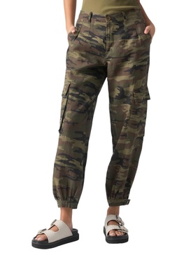 pleated camo linen cargo pant in little hero