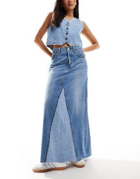 Levi's iconic long contrast denim skirt in mid blue