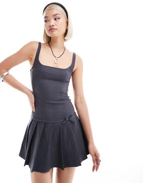 Motel jadzia dropped waist pleated mini dress in charcoal gray