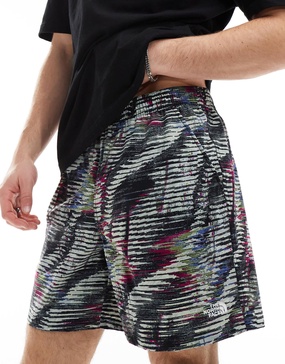 The North Face Class V Pathfinder shorts in printed black