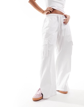 Cotton On relaxed summer cargo pants in white linen look