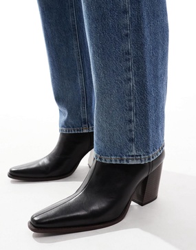 ASOS DESIGN heeled chelsea boot in black leather with natural sole