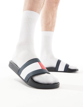 Tommy Hilfiger rubber flag slides in black