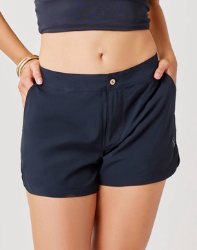 banff short in black