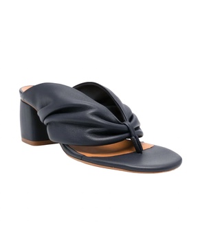 women's nappa leather heeled thong sandal in notte