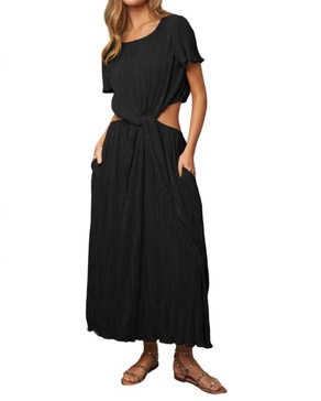 pocket full of sunshine plisse dress in black