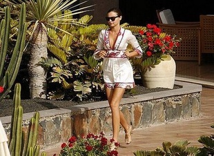 Miranda Kerr Gran Hotel Residencia in Gran Canaria June 21, 2008