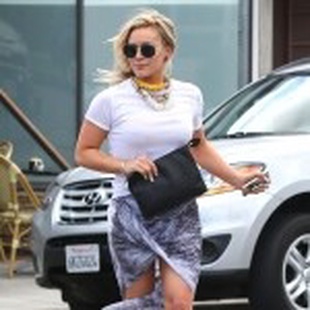 Hilary Duff Leaving LA Conversation Cafe April 2, 2014