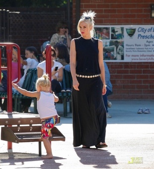 Gwen Stefani in a Park in Los Angeles August 3, 2011