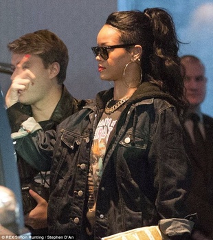 Rihanna Out in Auckland New Zealand October 8, 2013