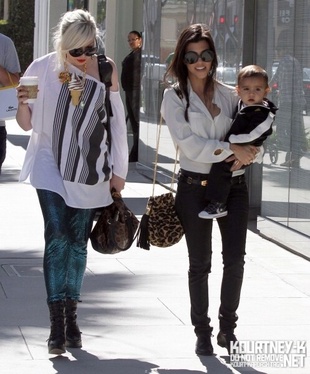 Kourtney Kardashian Shopping with Joyce March 15, 2010