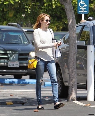 Emma Roberts Blushington and Dry Bar at Sunset Plaza May 19, 2012