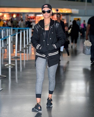 Rihanna JFK Airport in New York May 31, 2014