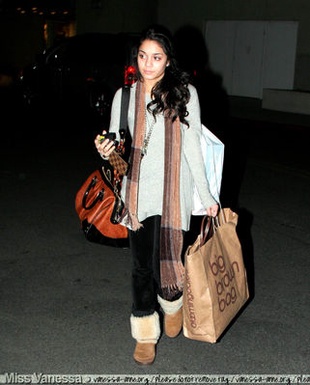 Vanessa Hudgens Shopping in Hollywood December 24, 2007