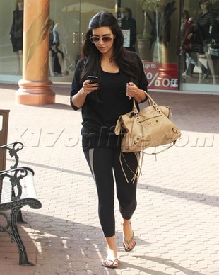 Kim Kardashian to Pilates January 20, 2012