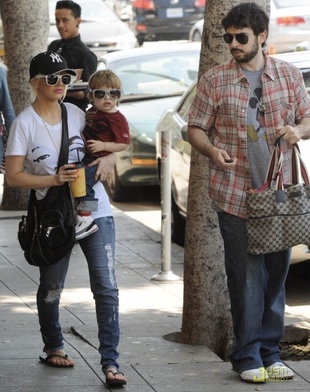 Christina Aguilera Shopping at LA LA Ling Store in Los Feliz August 8, 2009